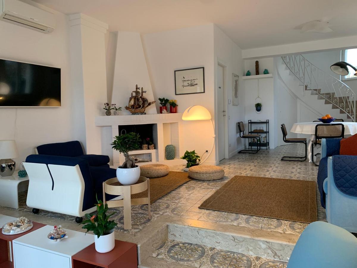 Villa Sulla Spiaggia Tra Catania E Siracusa Agnone Bagni Exterior photo